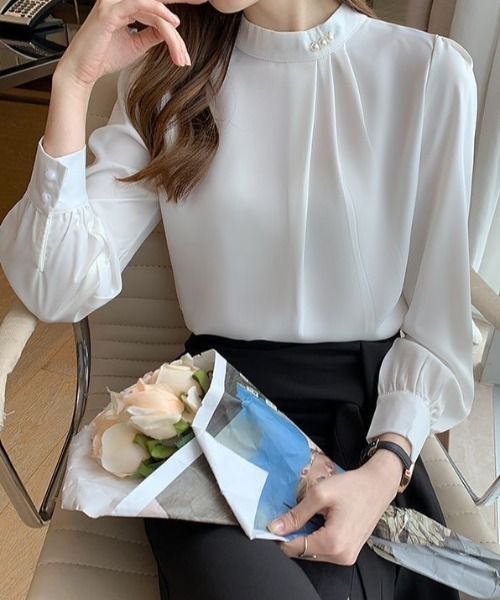 Beststore(ベストストア)の「パール付きキーネック トップス シャツブラウス(シャツ/ブラウス・レディース・ブラック/ブルー/ホワイト・M/L)」の14枚目の写真