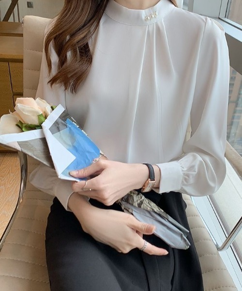 Beststore(ベストストア)の「パール付きキーネック トップス シャツブラウス(シャツ/ブラウス・レディース・ブラック/ブルー/ホワイト・M/L)」の15枚目の写真