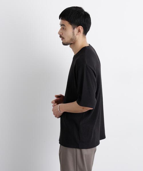 NANO universe(ナノユニバース)の「強撚ループヤーン針抜きストレッチ Tシャツ(Tシャツ/カットソー・メンズ・ライトブラウン/ブラック・M/L)」の4枚目の写真