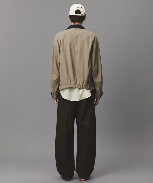 PUBLIC TOKYO（パブリックトウキョウ）の「ブラッシュドカラーオーバーコーチブルゾン /春服/切り替え/ストレッチ/伸縮性/アウター（ブルゾン・メンズ・ベージュ/ブラック・2/1）」の10枚目の写真