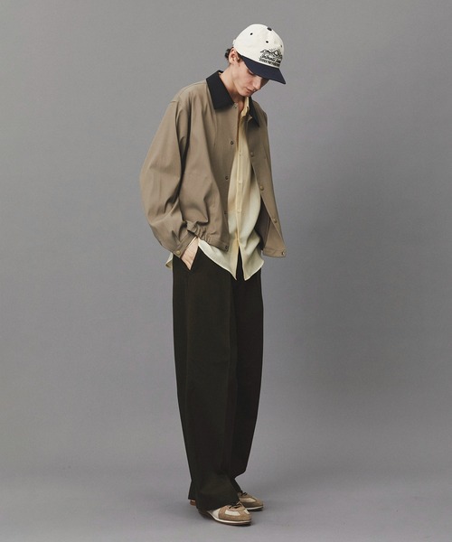 PUBLIC TOKYO（パブリックトウキョウ）の「ブラッシュドカラーオーバーコーチブルゾン /春服/切り替え/ストレッチ/伸縮性/アウター（ブルゾン・メンズ・ベージュ/ブラック・2/1）」の7枚目の写真