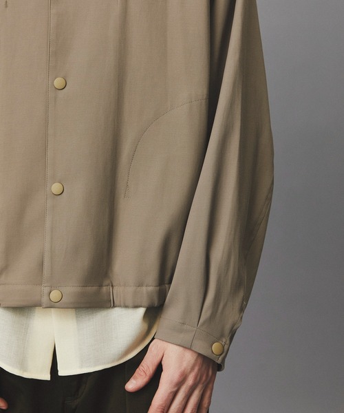 PUBLIC TOKYO（パブリックトウキョウ）の「ブラッシュドカラーオーバーコーチブルゾン /春服/切り替え/ストレッチ/伸縮性/アウター（ブルゾン・メンズ・ベージュ/ブラック・2/1）」の3枚目の写真
