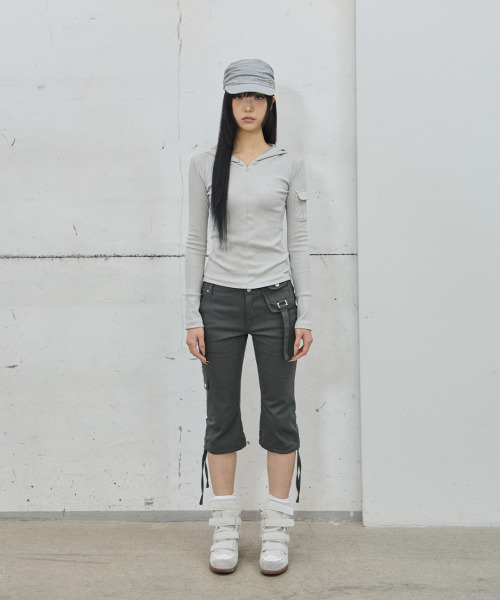 41PRAY（サイルプレイ）の「Waist Pocket Capri Pants / Charcoal（その他パンツ・レディース・チャコールグレー・2/1）」の8枚目の写真