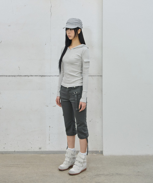 41PRAY（サイルプレイ）の「Waist Pocket Capri Pants / Charcoal（その他パンツ・レディース・チャコールグレー・2/1）」の7枚目の写真