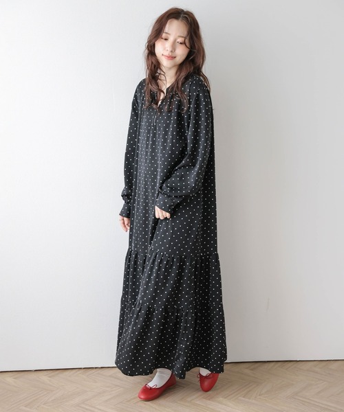 SUGAR BISKET(シュガービスケット)の「ドット柄or小花柄ティアードワンピース(ワンピース・レディース・ブラック系2/アイボリー系2/ブラック系1/アイボリー系1・LONG/SHORT)」の9枚目の写真