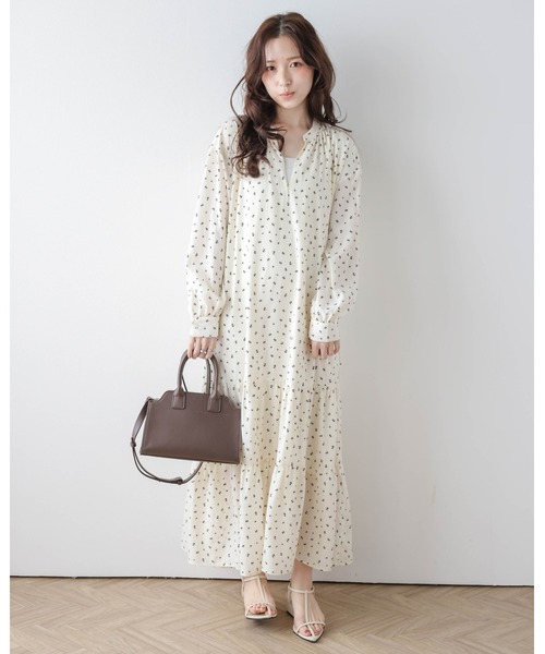 SUGAR BISKET(シュガービスケット)の「ドット柄or小花柄ティアードワンピース(ワンピース・レディース・ブラック系2/アイボリー系2/ブラック系1/アイボリー系1・LONG/SHORT)」の12枚目の写真