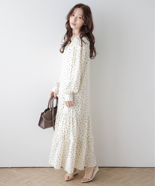 SUGAR BISKET(シュガービスケット)の「ドット柄or小花柄ティアードワンピース(ワンピース・レディース・ブラック系2/アイボリー系2/ブラック系1/アイボリー系1・LONG/SHORT)」の13枚目の写真