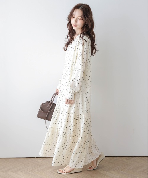 SUGAR BISKET(シュガービスケット)の「ドット柄or小花柄ティアードワンピース(ワンピース・レディース・ブラック系2/アイボリー系2/ブラック系1/アイボリー系1・LONG/SHORT)」の14枚目の写真