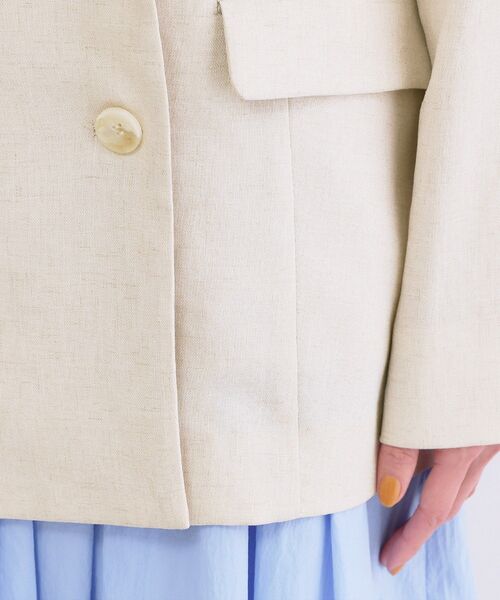 OPAQUE.CLIP(オペークドットクリップ)の「ダブルブレストジャケット【洗える/UVケア/防シワ加工/接触冷感】(テーラードジャケット・レディース・ライトベージュ/ネイビー/ベージュ・40/38/36)」の7枚目の写真