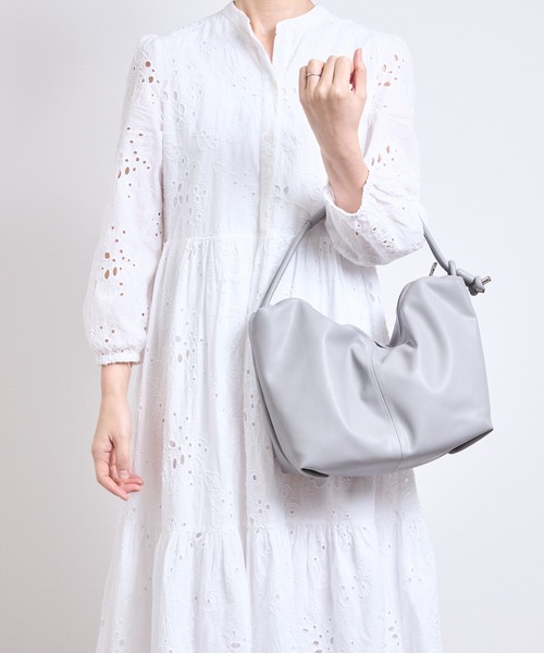 AT CREATION(アットクリエイション)の「EM : A5 合皮 軽量|アソウカショルダー 285g(トートバッグ・レディース・ベージュ/グレー/ブラック/カーキ・FREE)」の22枚目の写真