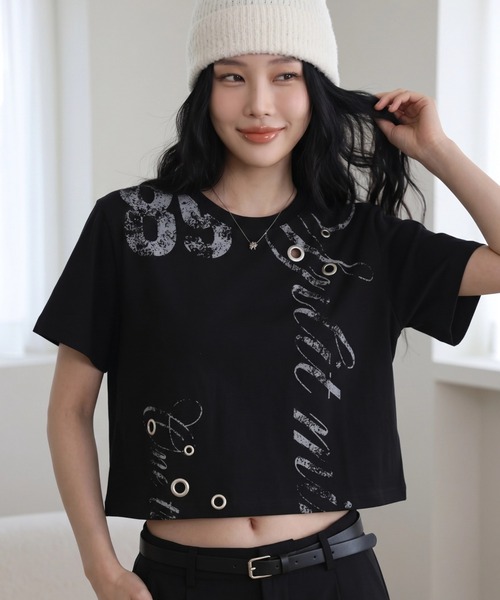 MAHAGRID(マハグリッド)の「『mahagrid/マハグリッド』TRUTH EYELET TEE/トゥルース アイレット Tシャツ(Tシャツ/カットソー・レディース・ホワイト/ブラック・XS)」の2枚目の写真