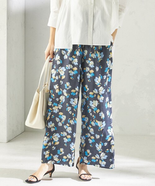 SHIPS(シップス)の「〈手洗い可能〉IPEKER プリント ワイド パンツ(その他パンツ・レディース・アイボリー/ネイビー・36/38)」の1枚目の写真