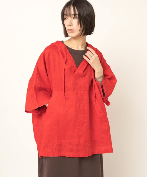 RNA-N(アールエヌエーエヌ)の「B2956 リネンポンチョアノラック(シャツ/ブラウス・レディース・オフホワイト/レッド/ブラック・FREE)」の4枚目の写真