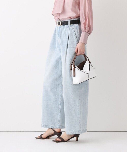 allureville(アルアバイル)の「ブリーチデニムワイドレッグパンツ(デニムパンツ・レディース・ライトブルー・2/1)」の14枚目の写真
