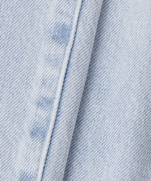 allureville(アルアバイル)の「ブリーチデニムワイドレッグパンツ(デニムパンツ・レディース・ライトブルー・2/1)」の2枚目の写真