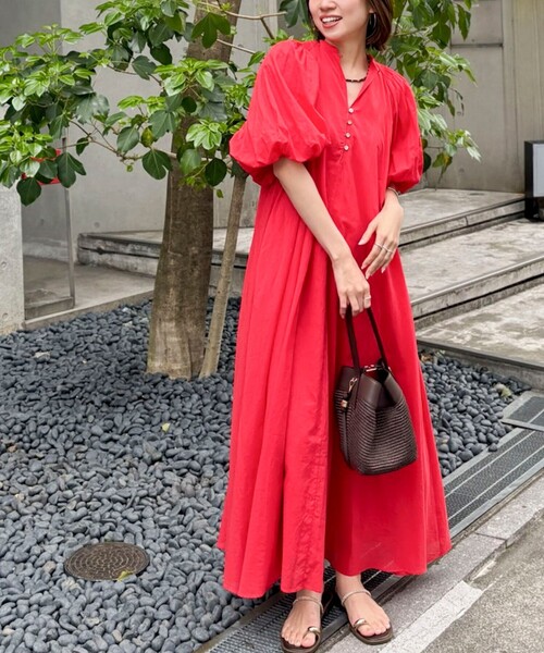 NOLLEY’S(ノーリーズ)の「【一部WEB限定カラーアイテム】ウォッシャブルハンドスモックバルーン袖ワンピース(ワンピース・レディース・レッド/ブラック/ホワイト・38)」の3枚目の写真