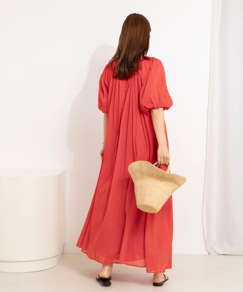 NOLLEY’S(ノーリーズ)の「【一部WEB限定カラーアイテム】ウォッシャブルハンドスモックバルーン袖ワンピース(ワンピース・レディース・レッド/ブラック/ホワイト・38)」の13枚目の写真