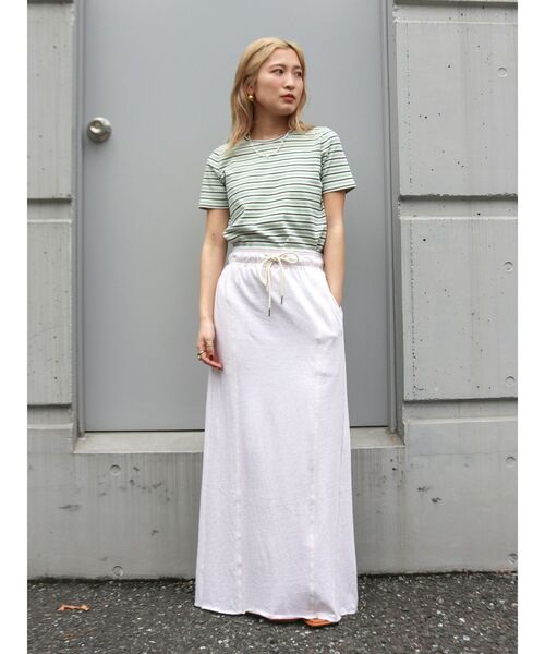 Ungrid(アングリッド)の「カットアイラインスカート(スカート・レディース・アイボリー/チャコールグレー・FREE)」の4枚目の写真