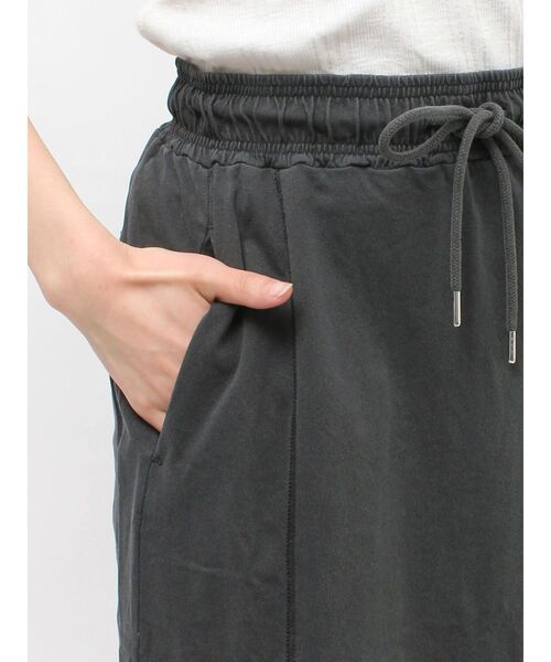 Ungrid(アングリッド)の「カットアイラインスカート(スカート・レディース・アイボリー/チャコールグレー・FREE)」の10枚目の写真