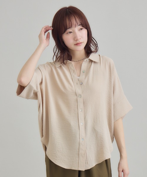 RU.TI.LE(ルチル)の「【RU.TI.LE】< 冷感・速乾・UVケア>ウェーブジョーゼットドルマンシャツ(シャツ/ブラウス・レディース・ブラック/ベージュ/カーキ/ホワイト・MEDIUM)」の3枚目の写真