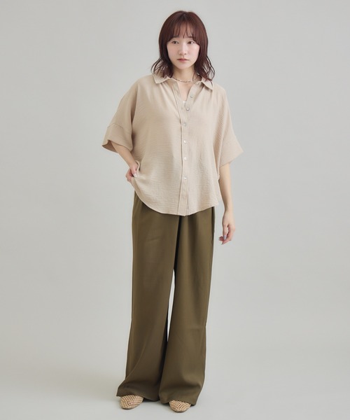 RU.TI.LE(ルチル)の「【RU.TI.LE】< 冷感・速乾・UVケア>ウェーブジョーゼットドルマンシャツ(シャツ/ブラウス・レディース・ブラック/ベージュ/カーキ/ホワイト・MEDIUM)」の16枚目の写真