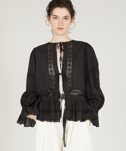 crinkle crinkle crinkle(クリンクルクリンクルクリンクル)の「【crinkle crinkle crinkle】front tapestry 2way sheer bolero/フロントタペストリー2wayシアーボレロ(カーディガン/ボレロ・レディース・ホワイト/ブラック・FREE)」の19枚目の写真
