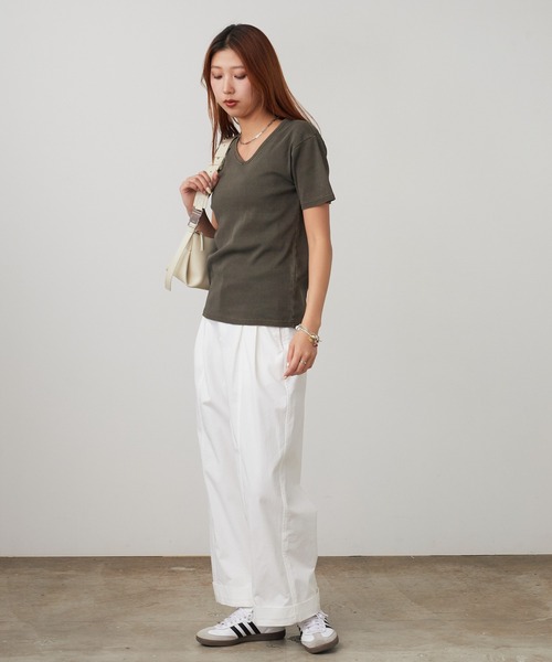 ROOPTOKYO(ループトウキョウ)の「ピグメント加工テレコジャストフィットVネックTシャツ 半袖秋 秋服 2026年秋冬(Tシャツ/カットソー・メンズ・ブラック/カーキ・S/M/L)」の11枚目の写真