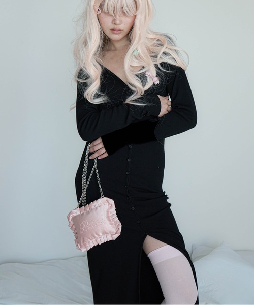 Carmelo(カーメロ)の「Pillow Mini Satin Bag / ピローミニチェーンバッグ(ショルダーバッグ・レディース・ピンク/ライトグレー/ホワイト・FREE)」の17枚目の写真
