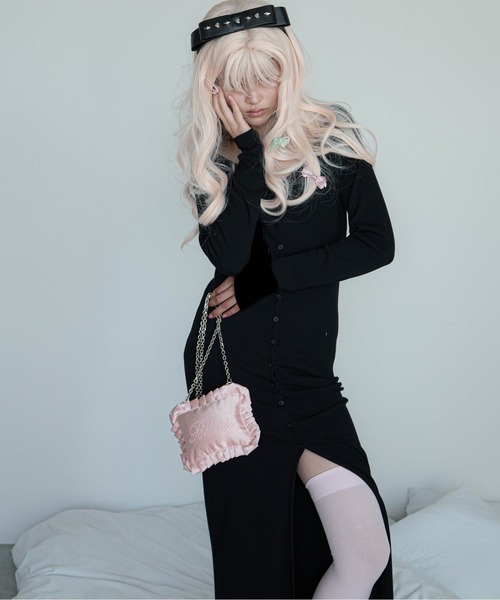 Carmelo(カーメロ)の「Pillow Mini Satin Bag / ピローミニチェーンバッグ(ショルダーバッグ・レディース・ピンク/ライトグレー/ホワイト・FREE)」の18枚目の写真