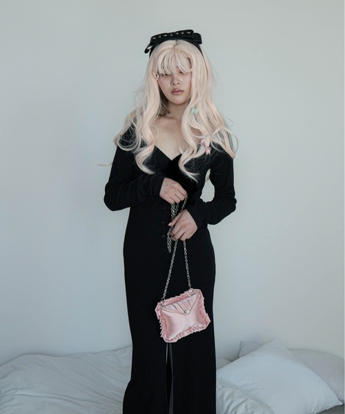 Carmelo(カーメロ)の「Pillow Mini Satin Bag / ピローミニチェーンバッグ(ショルダーバッグ・レディース・ピンク/ライトグレー/ホワイト・FREE)」の19枚目の写真