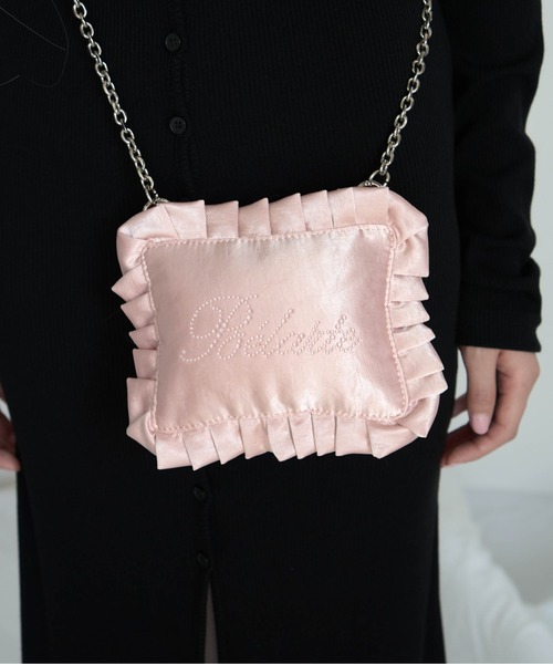 Carmelo(カーメロ)の「Pillow Mini Satin Bag / ピローミニチェーンバッグ(ショルダーバッグ・レディース・ピンク/ライトグレー/ホワイト・FREE)」の22枚目の写真