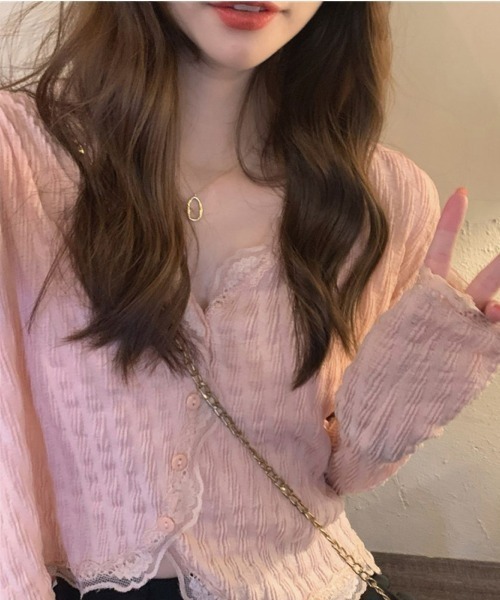 Lips(リップス)の「コンパクトなショート丈で華奢見え叶う♪大人フェミニンなニットカーディガン(カーディガン/ボレロ・レディース・ピンク/アイボリー・FREE)」の18枚目の写真