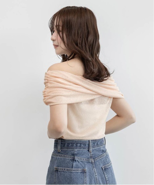 RANDA(ランダ)の「クロスオフショルダーシアーニットトップス(Tシャツ/カットソー・レディース・ピンク・FREE)」の4枚目の写真