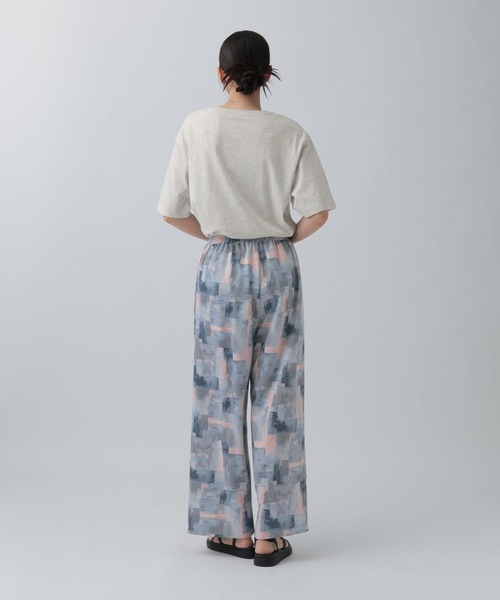 LEPSIM(レプシィム)の「アソートフォトプリントT 680390(Tシャツ/カットソー・レディース・オフホワイト/イエロー/ライトグレー/ブラック・FREE)」の20枚目の写真