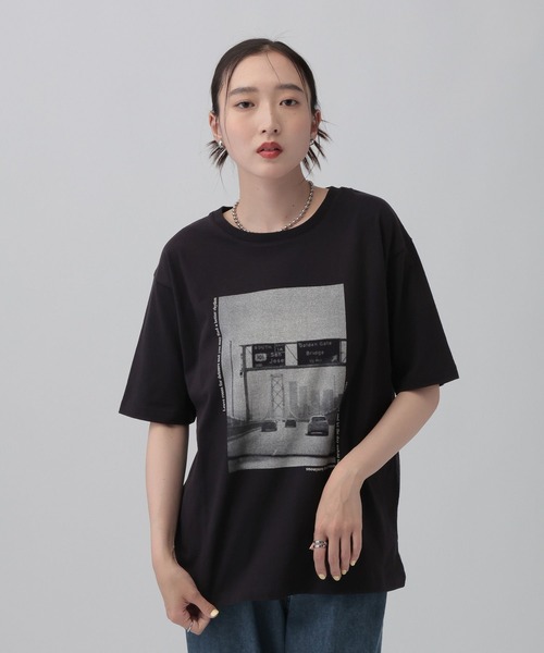 LEPSIM(レプシィム)の「アソートフォトプリントT 680390(Tシャツ/カットソー・レディース・オフホワイト/イエロー/ライトグレー/ブラック・FREE)」の5枚目の写真