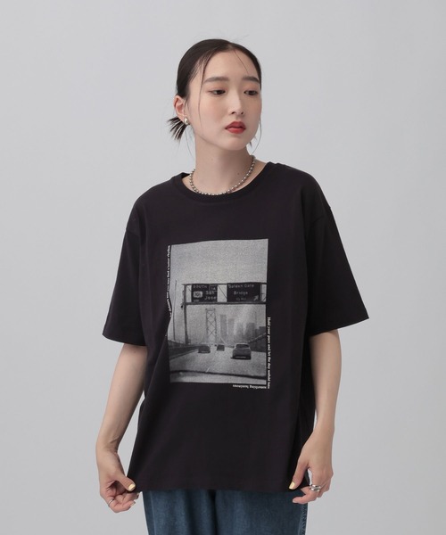 LEPSIM(レプシィム)の「アソートフォトプリントT 680390(Tシャツ/カットソー・レディース・オフホワイト/イエロー/ライトグレー/ブラック・FREE)」の6枚目の写真