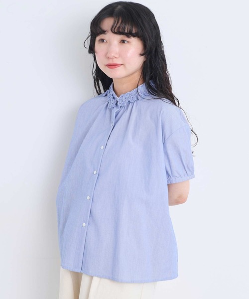 l'atelier du savon(アトリエドサボン)の「さき編みお花 衿のついたブラウス(シャツ/ブラウス・レディース・ブルー/ダークブラウン/ホワイト/グリーン・FREE)」の5枚目の写真