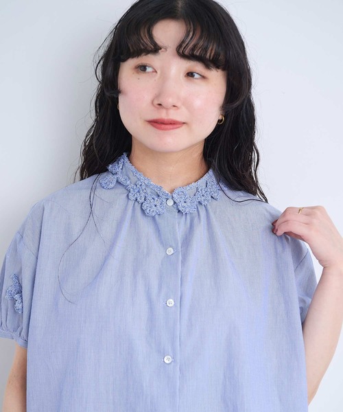 l'atelier du savon(アトリエドサボン)の「さき編みお花 衿のついたブラウス(シャツ/ブラウス・レディース・ブルー/ダークブラウン/ホワイト/グリーン・FREE)」の7枚目の写真