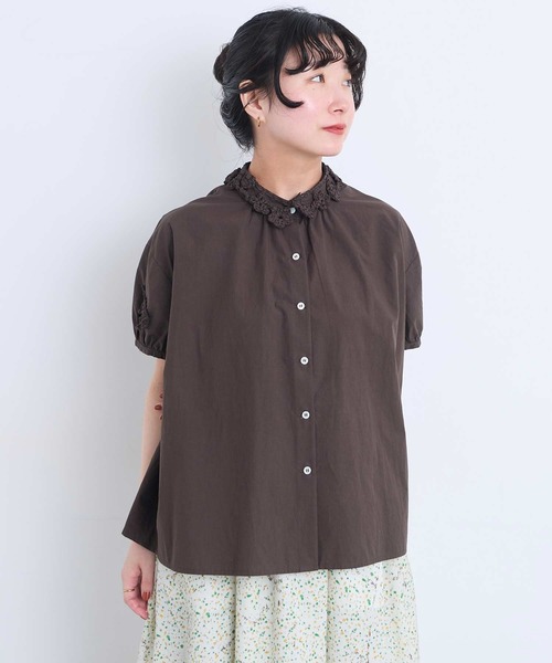 l'atelier du savon(アトリエドサボン)の「さき編みお花 衿のついたブラウス(シャツ/ブラウス・レディース・ブルー/ダークブラウン/ホワイト/グリーン・FREE)」の10枚目の写真