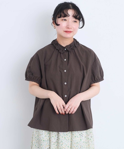 l'atelier du savon(アトリエドサボン)の「さき編みお花 衿のついたブラウス(シャツ/ブラウス・レディース・ブルー/ダークブラウン/ホワイト/グリーン・FREE)」の12枚目の写真