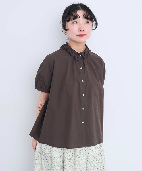 l'atelier du savon(アトリエドサボン)の「さき編みお花 衿のついたブラウス(シャツ/ブラウス・レディース・ブルー/ダークブラウン/ホワイト/グリーン・FREE)」の17枚目の写真