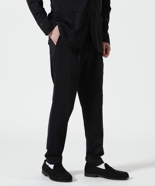 piuoro（ピウオッロ）の「PIUORO（ピウオロ） NYLON TRICOT TUCK JOGGER PANTS / ナイロントリコット タック ジョガーパンツ（その他パンツ・メンズ・グレー系その他3/ブラック/チャコールグレー・5/2/4/3）」の4枚目の写真