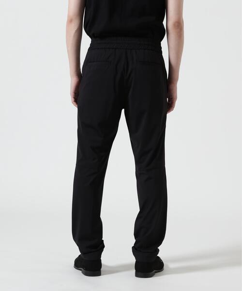 piuoro（ピウオッロ）の「PIUORO（ピウオロ） NYLON TRICOT TUCK JOGGER PANTS / ナイロントリコット タック ジョガーパンツ（その他パンツ・メンズ・グレー系その他3/ブラック/チャコールグレー・5/2/4/3）」の7枚目の写真
