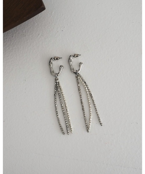 anuke(アンヌーク)の「Beads Fringe Pierce(ピアス(両耳用)・レディース・シルバー・FREE)」の2枚目の写真