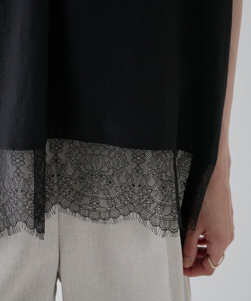cloenc(クロエンス)の「【ひんやり/体型カバー】レースフレンチスリーブ スキッパーブラウス(シャツ/ブラウス・レディース・ブラック/オフホワイト/パープル・01/02)」の4枚目の写真
