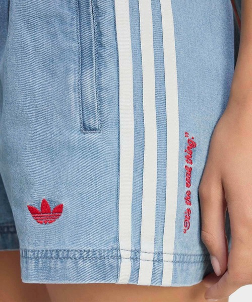 adidas(アディダス)の「デニム ショーツ / ハーフパンツ / アディダスオリジナルス adidas Originals(デニムパンツ・レディース・ブルー・XX-LARGE/3XL/LARGE/MEDIUM/X-LARGE/SMALL/X-SMALL)」の4枚目の写真