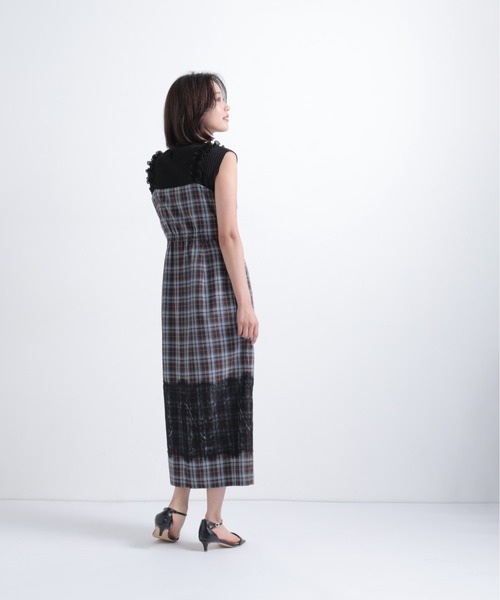 NATURAL BEAUTY BASIC（ナチュラルビューティーベーシック）の「チェックフリルショルダーワンピース（ワンピース・レディース・ブラック系その他2/ブラウン系その他・MEDIUM/P/S）」の11枚目の写真