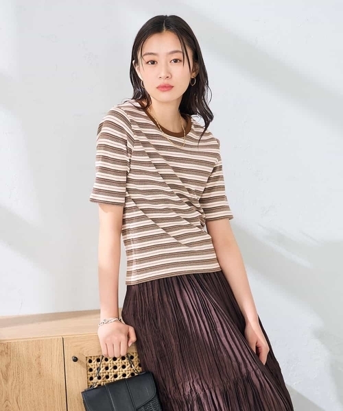 a.v.v(アーヴェヴェ)の「マルチボーダートップス(Tシャツ/カットソー・レディース・ホワイト/ブラウン/ブラック・40/38)」の14枚目の写真