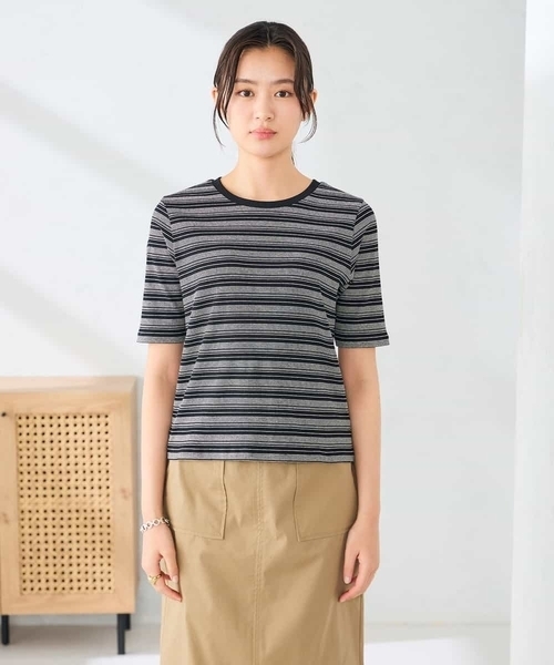 a.v.v(アーヴェヴェ)の「マルチボーダートップス(Tシャツ/カットソー・レディース・ホワイト/ブラウン/ブラック・40/38)」の5枚目の写真