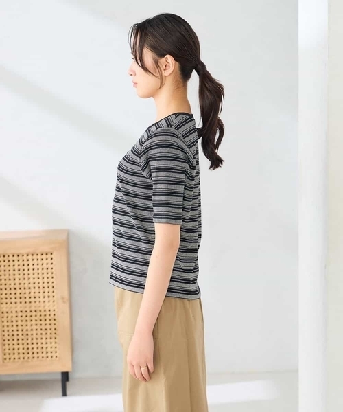 a.v.v(アーヴェヴェ)の「マルチボーダートップス(Tシャツ/カットソー・レディース・ホワイト/ブラウン/ブラック・40/38)」の6枚目の写真